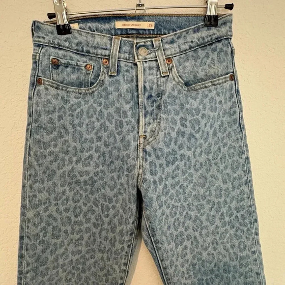 Levi's Wedgie Straight Jeans Womens 24 Leopard Print High Rise - Picture 8 of 9
